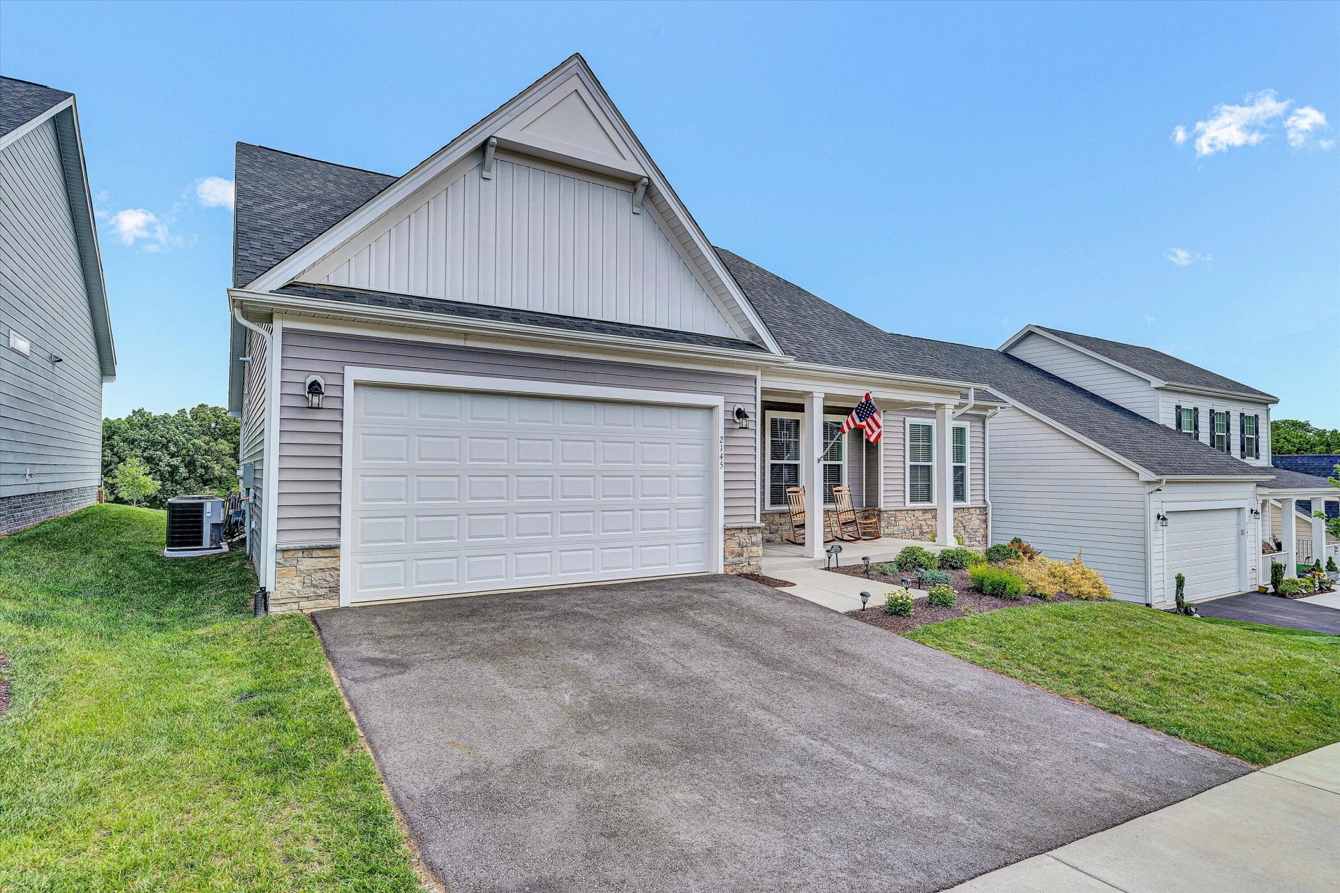 2145 Kings Walk DR - Photo 2