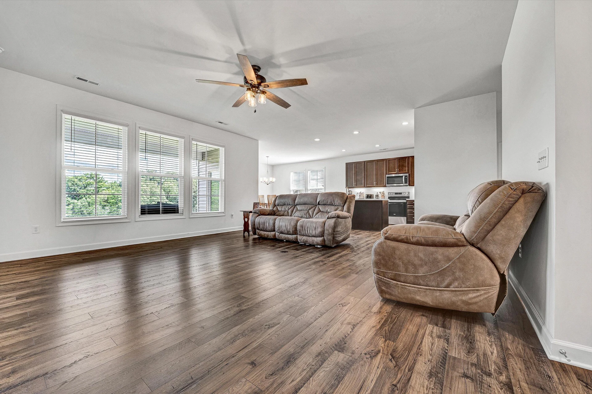 2145 Kings Walk DR - Photo 5