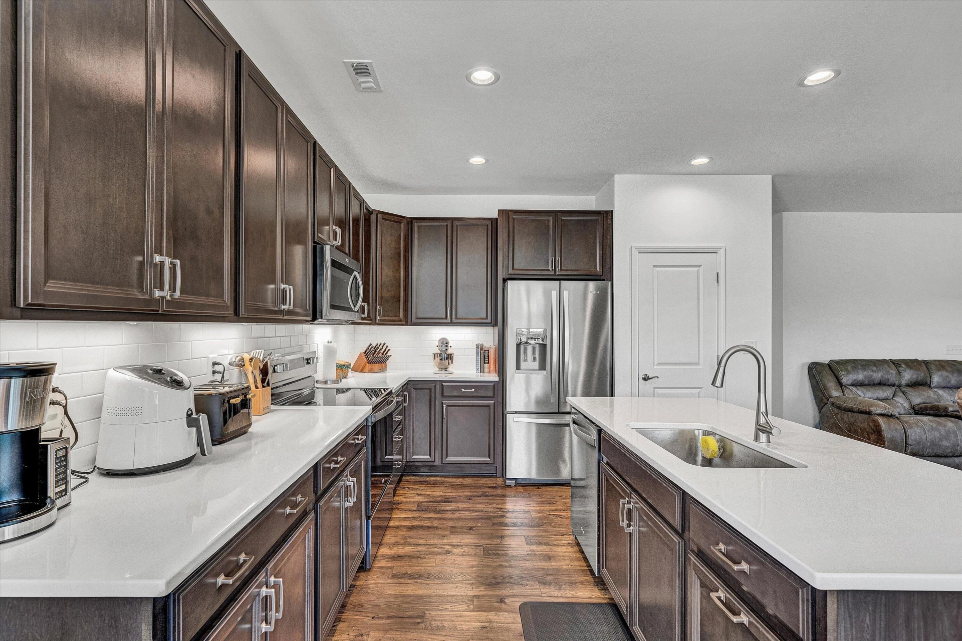 2145 Kings Walk DR - Photo 8