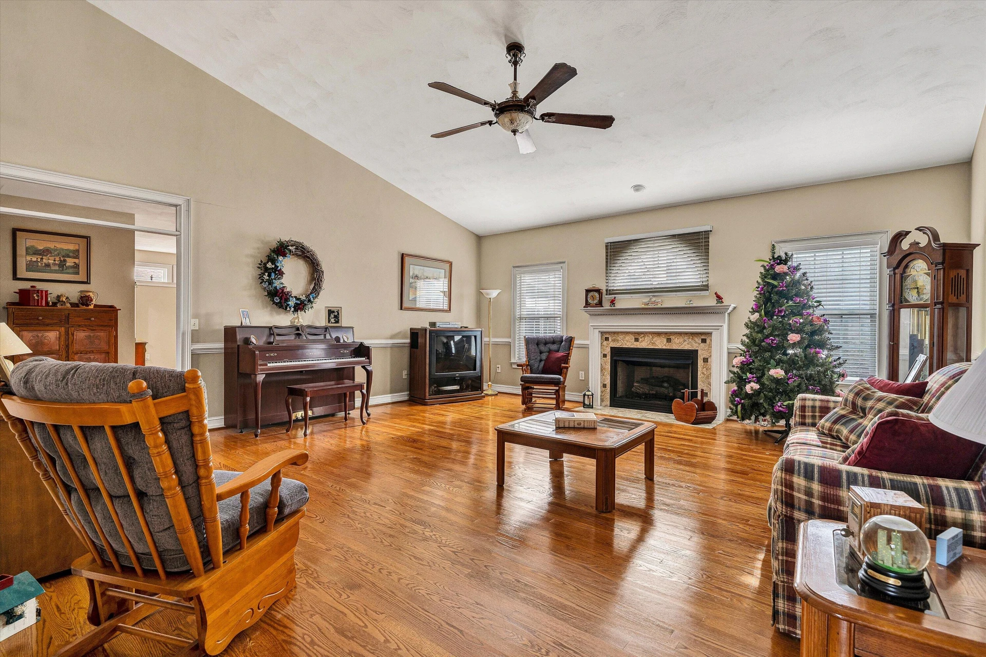 2839 MATTHEW DR - Photo 8