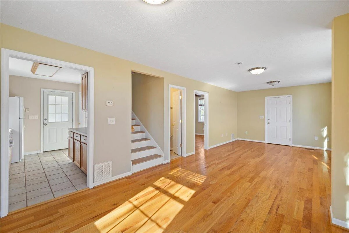 112 JACKSON CIR - Photo 3