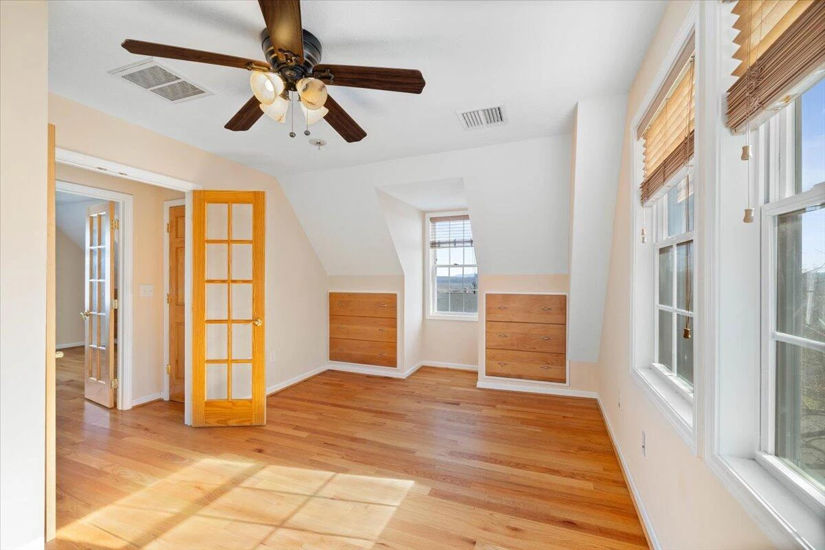 112 JACKSON CIR - Photo 4