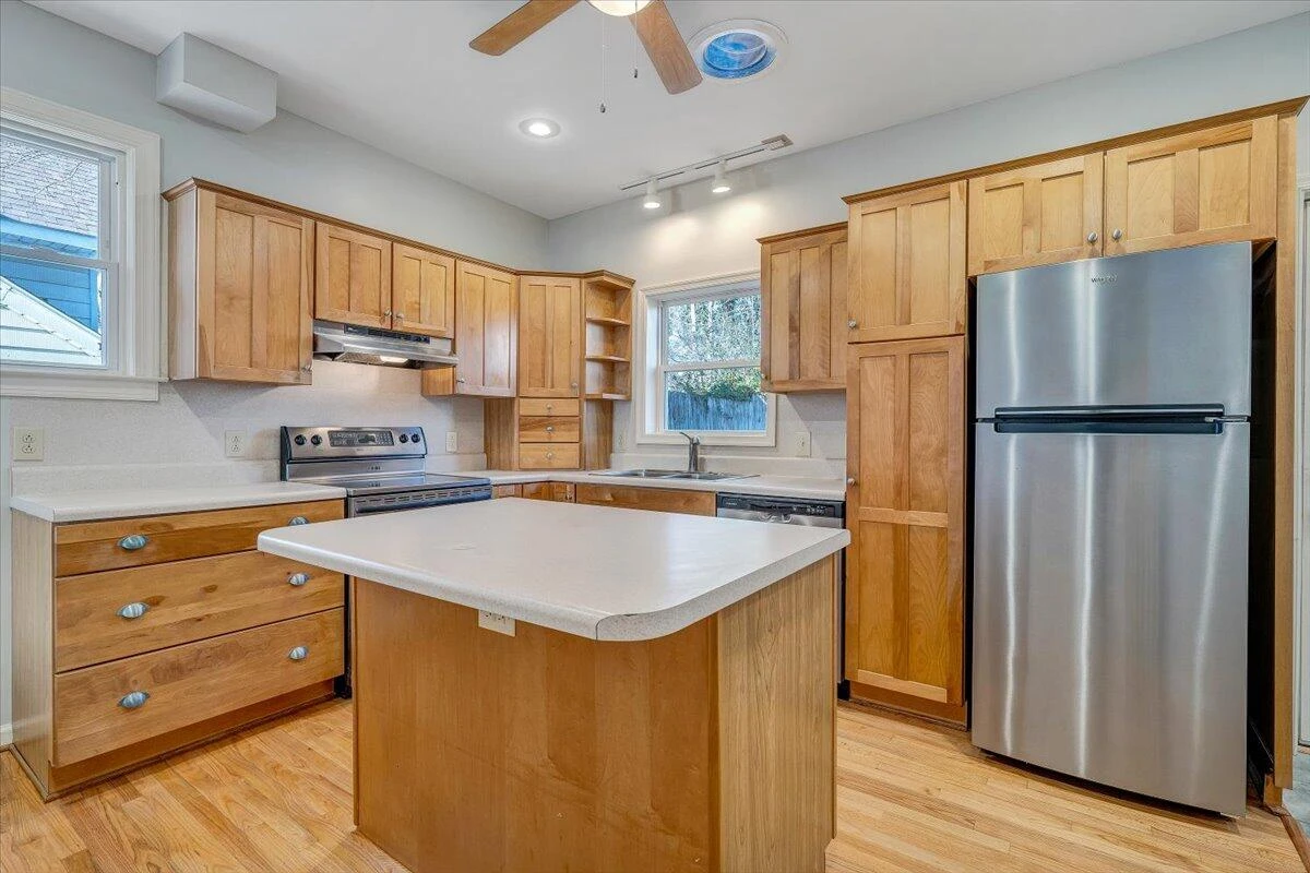 1601 Bluemont AVE SW - Photo 6