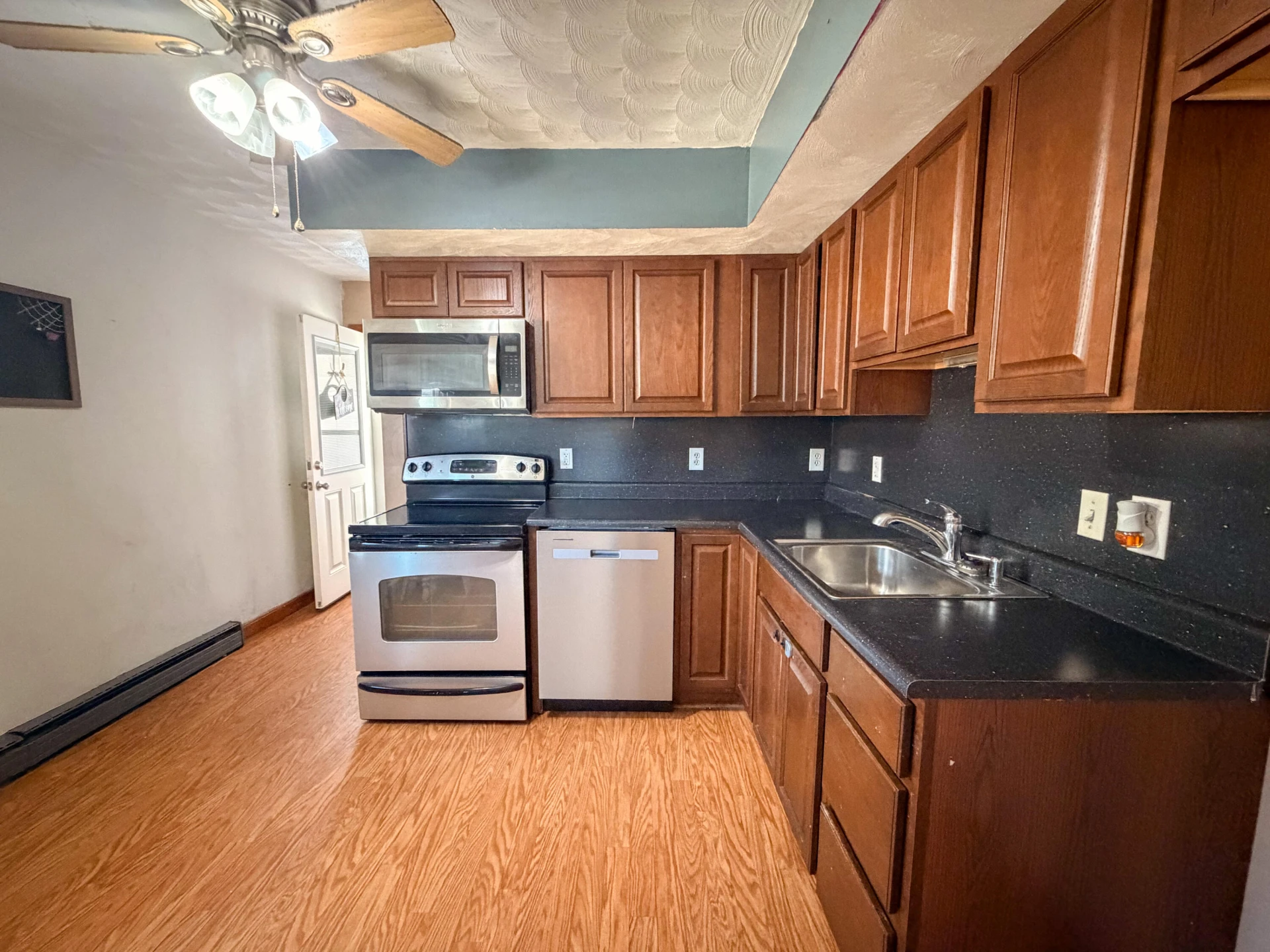 2510 Grafton ST - Photo 3