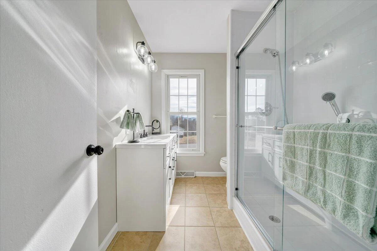 2903 Creekwood DR - Photo 18