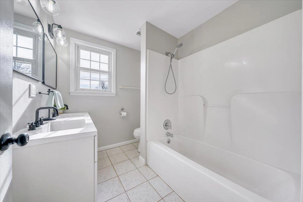 2903 Creekwood DR - Photo 27
