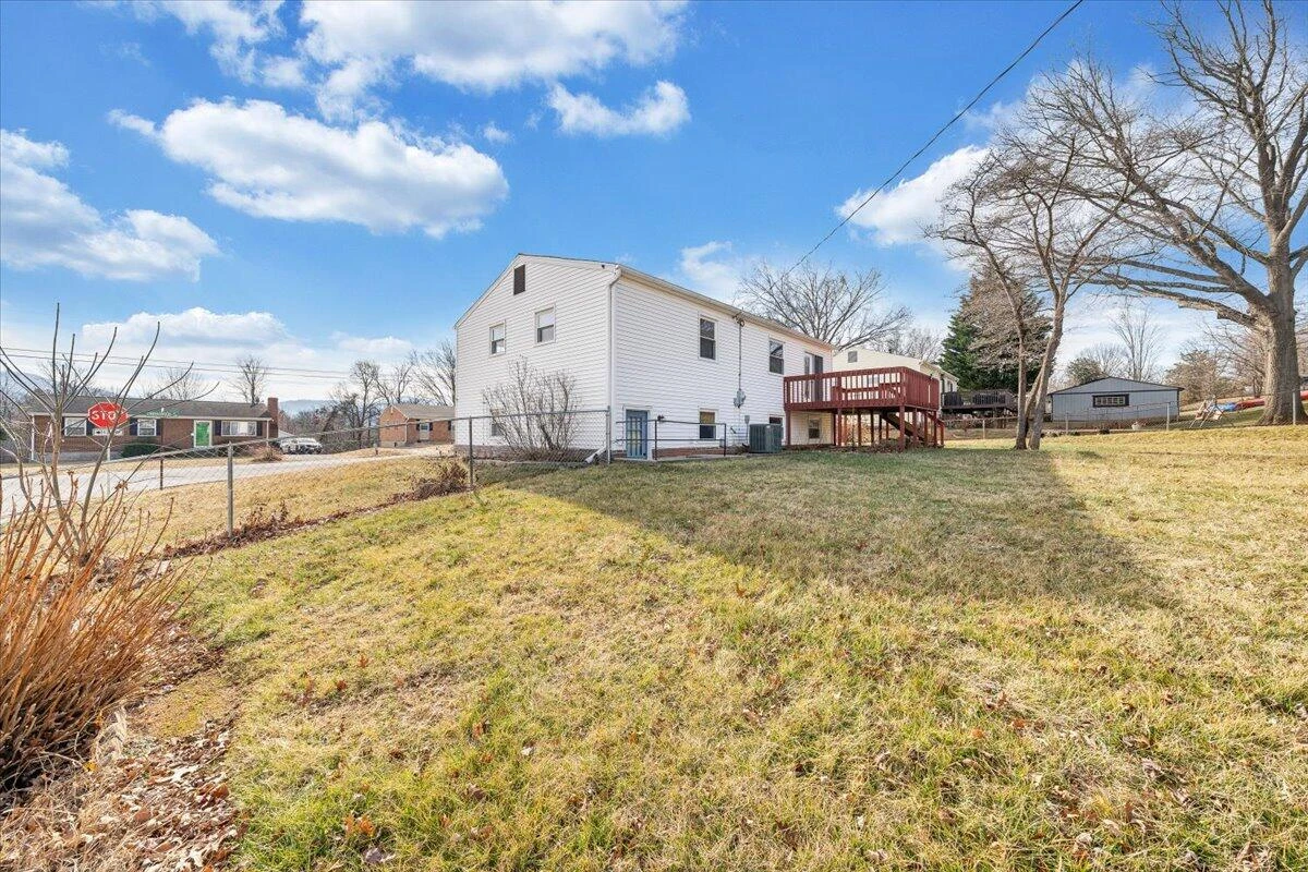 2903 Creekwood DR - Photo 33