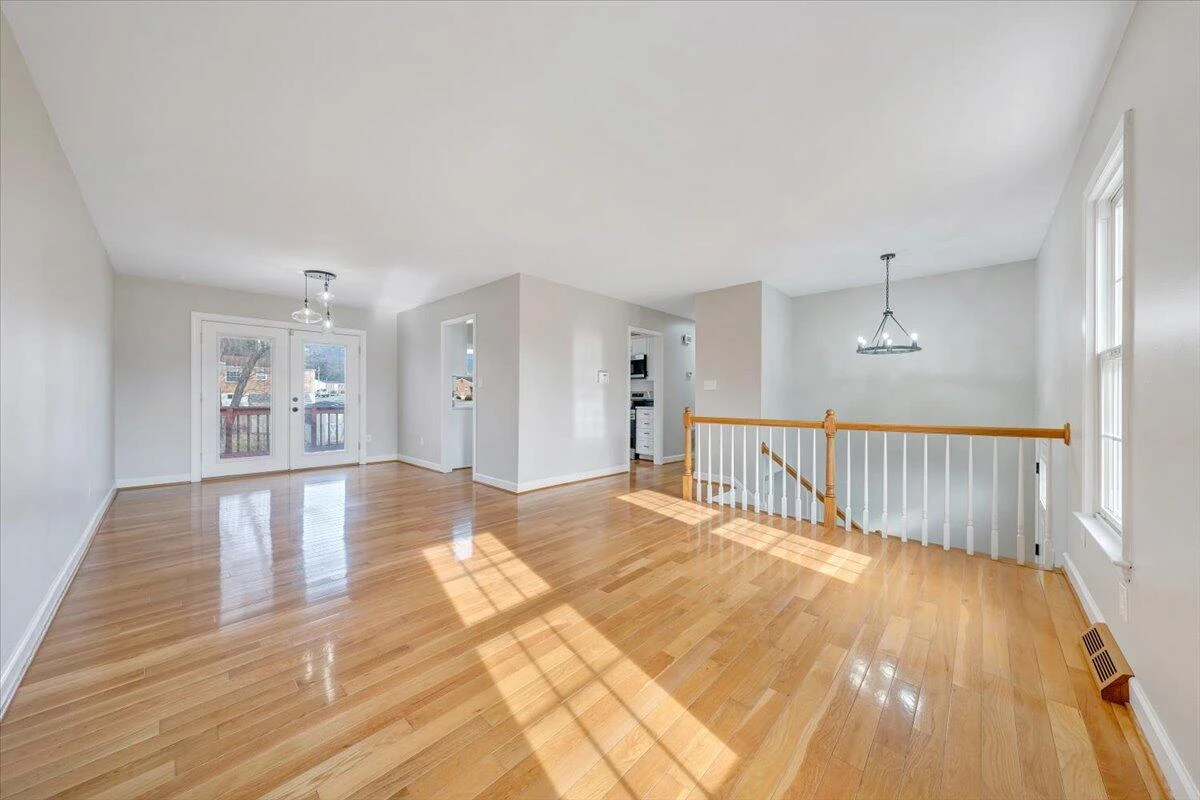 2903 Creekwood DR - Photo 5