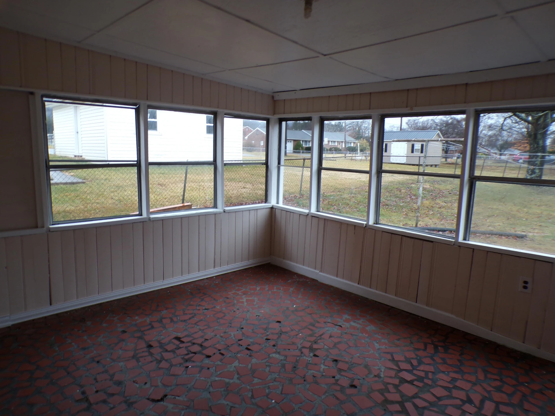 2061 Mountain AVE - Photo 10
