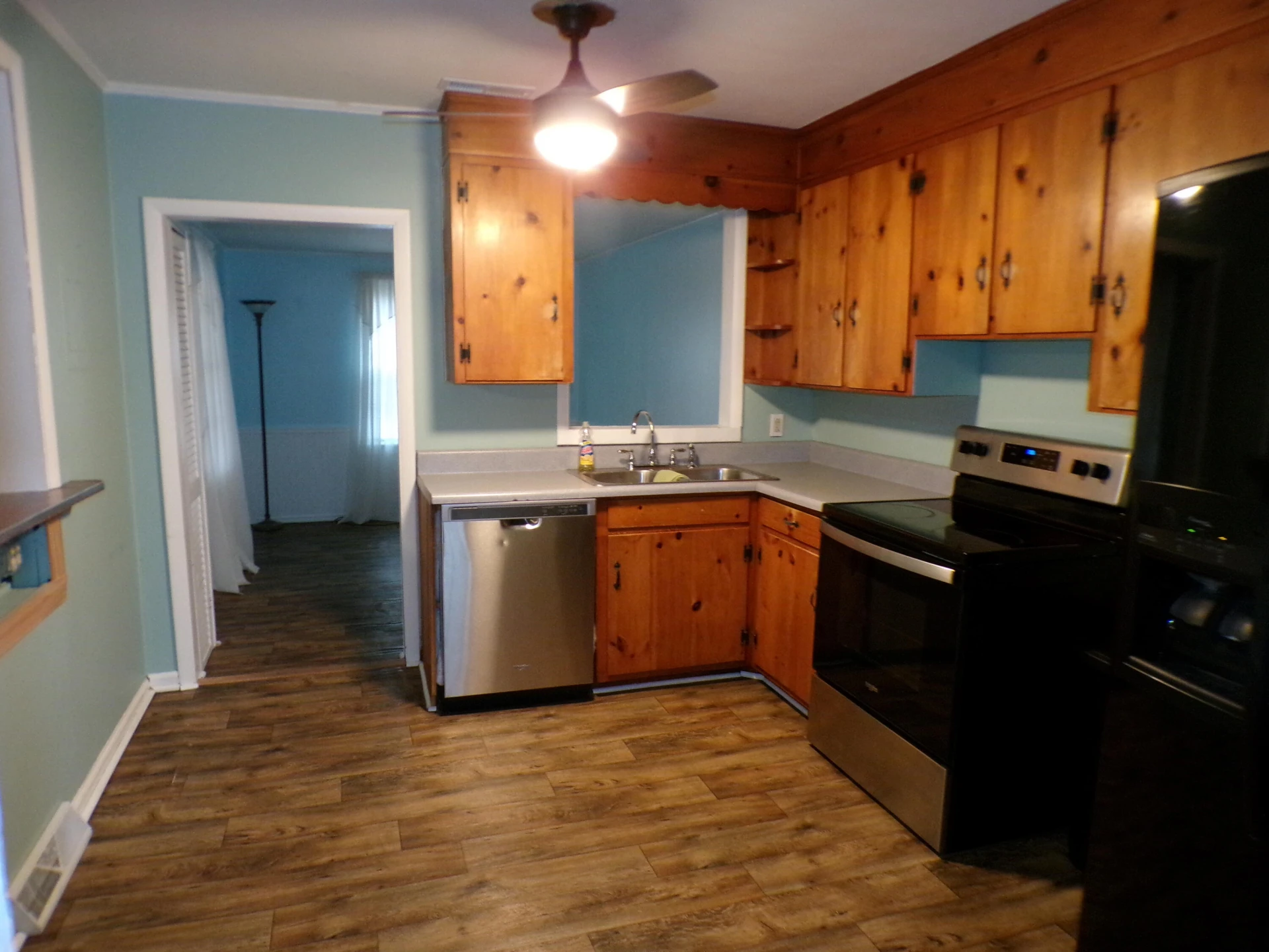 2061 Mountain AVE - Photo 5