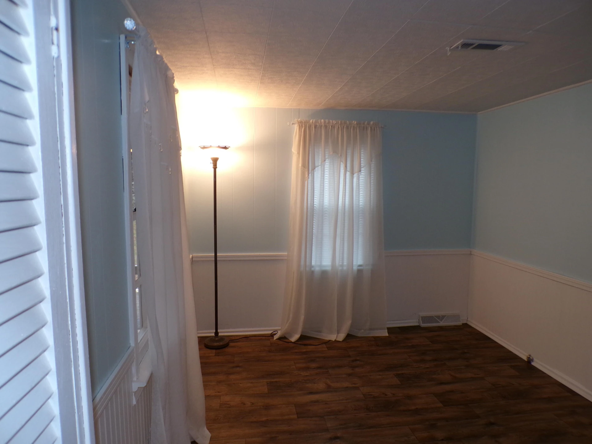 2061 Mountain AVE - Photo 7