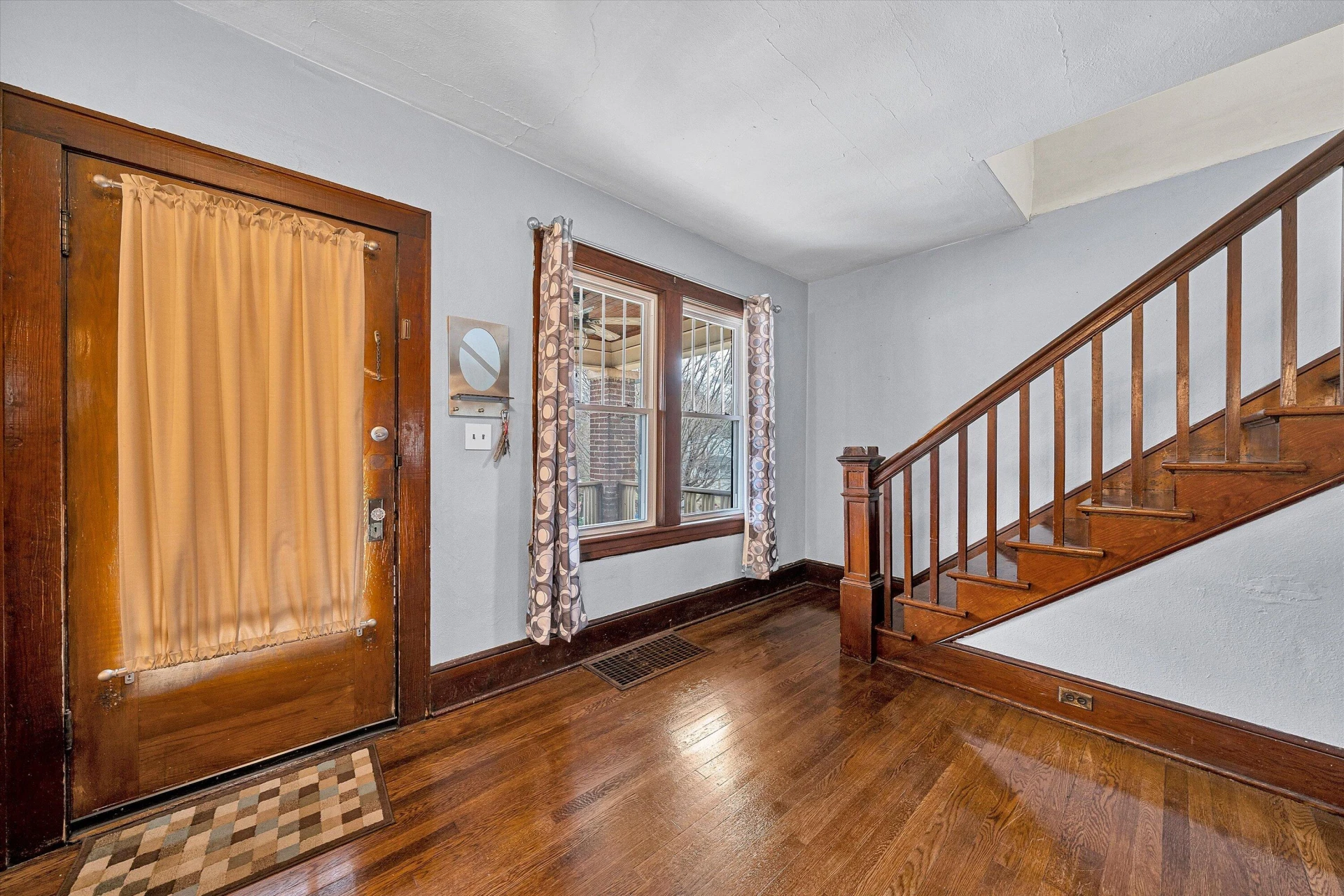 1818 Kenwood BLVD SE - Photo 11