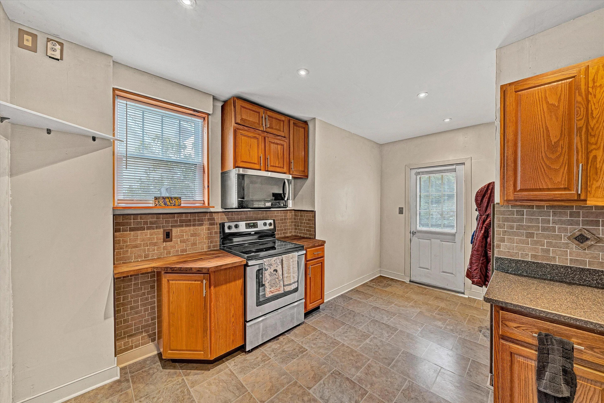1818 Kenwood BLVD SE - Photo 13