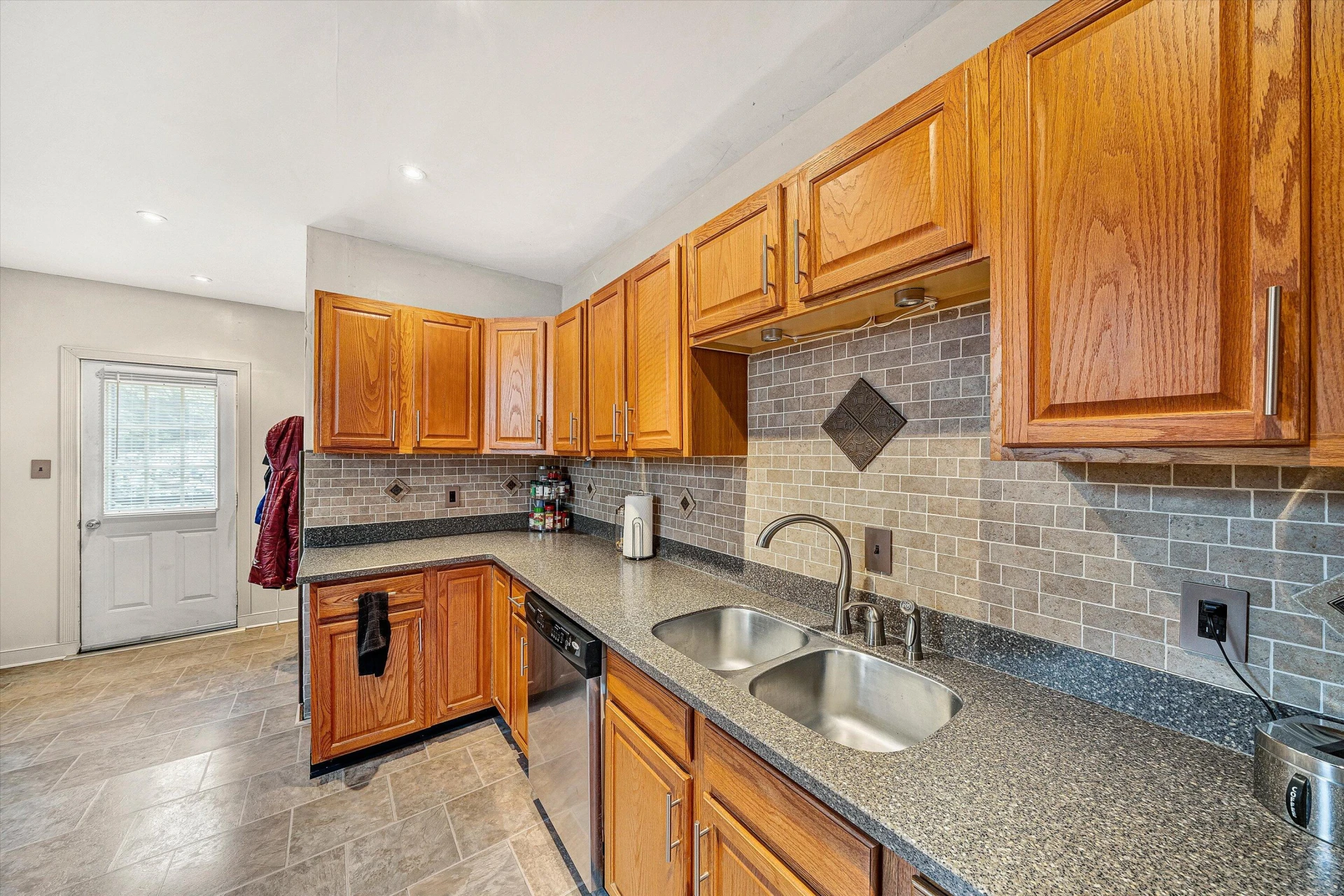 1818 Kenwood BLVD SE - Photo 16