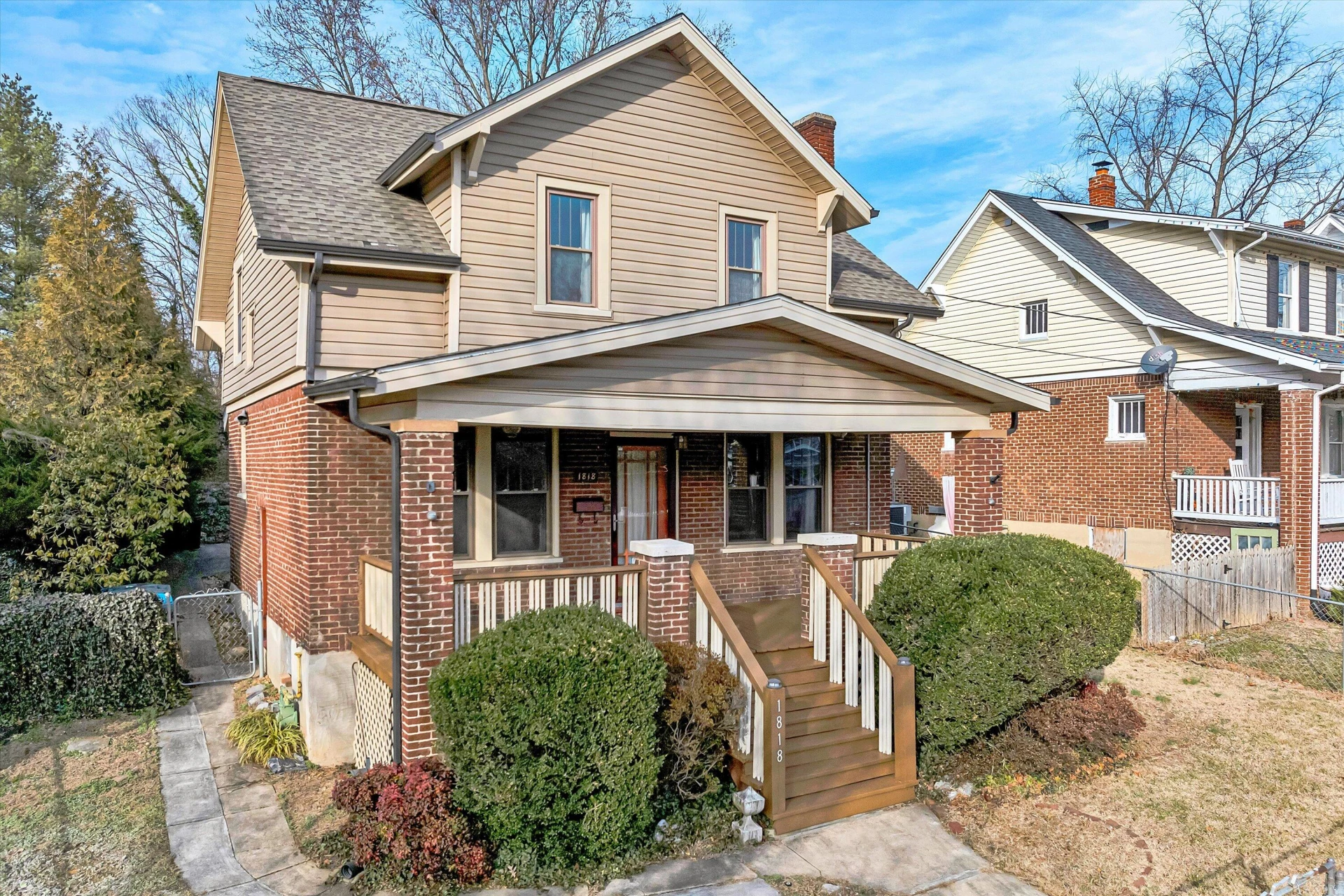 1818 Kenwood BLVD SE - Photo 2