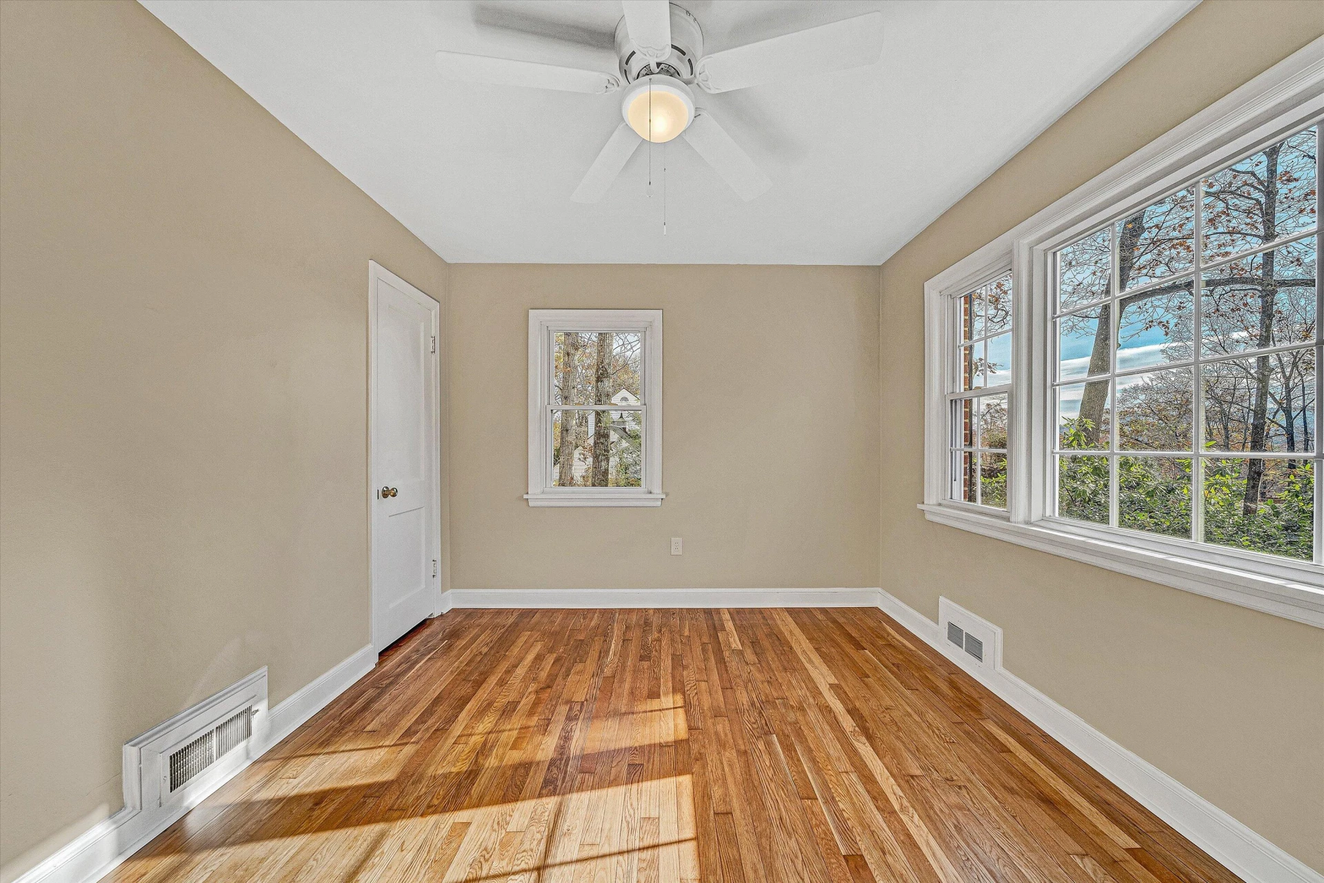 2715 Creston AVE SW - Photo 16