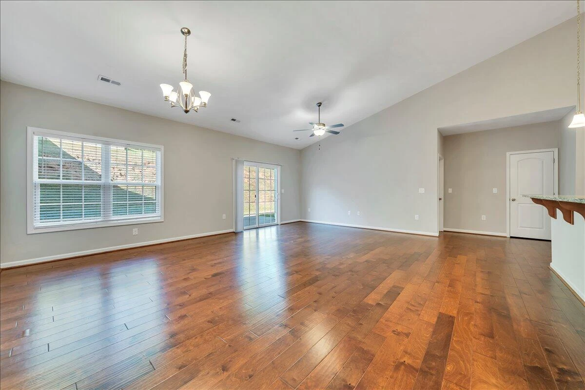 14 Carrington CT - Photo 4