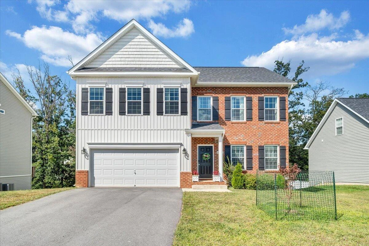 4933 Warrior DR