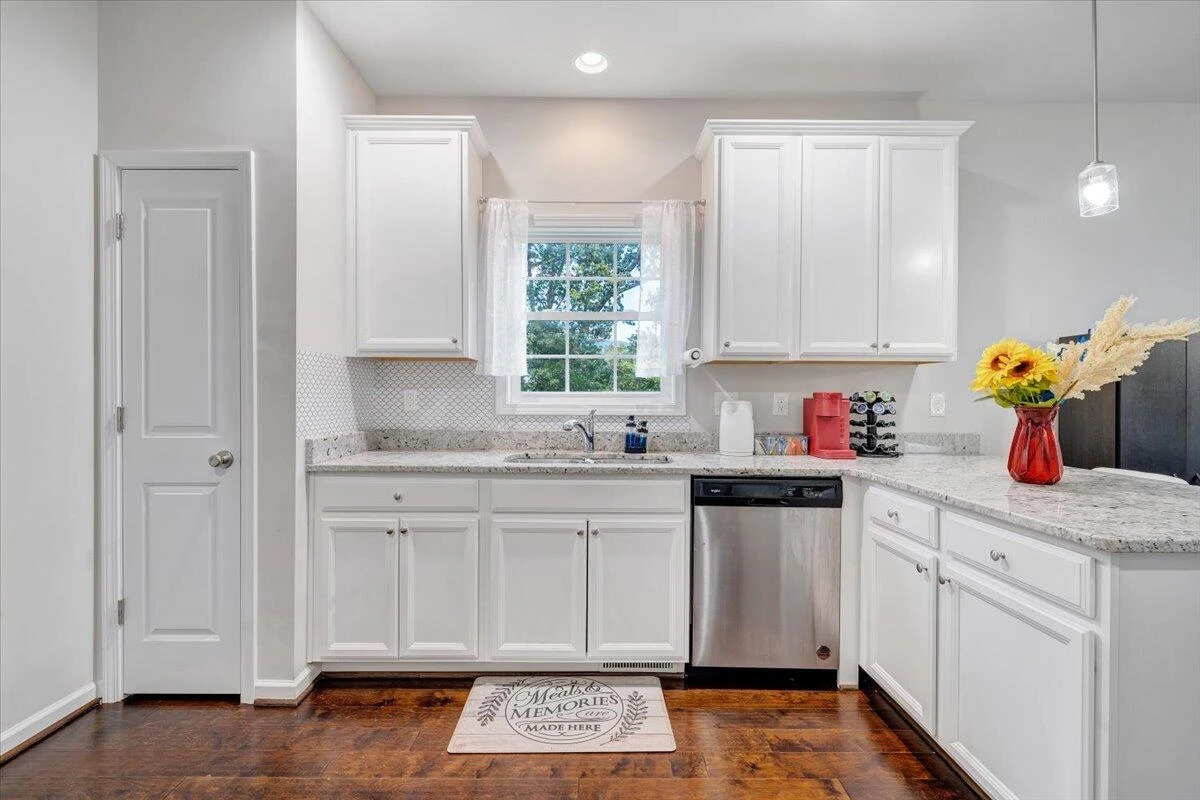 4933 Warrior DR - Photo 15