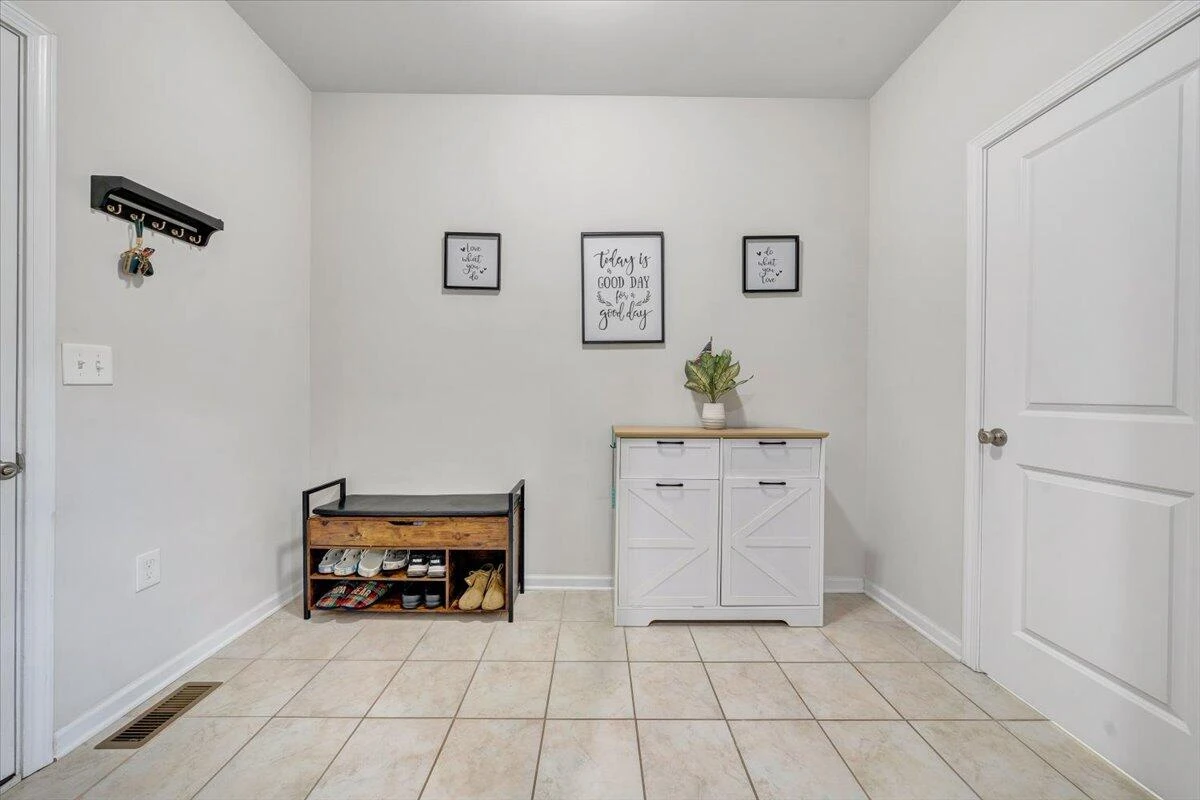 4933 Warrior DR - Photo 18