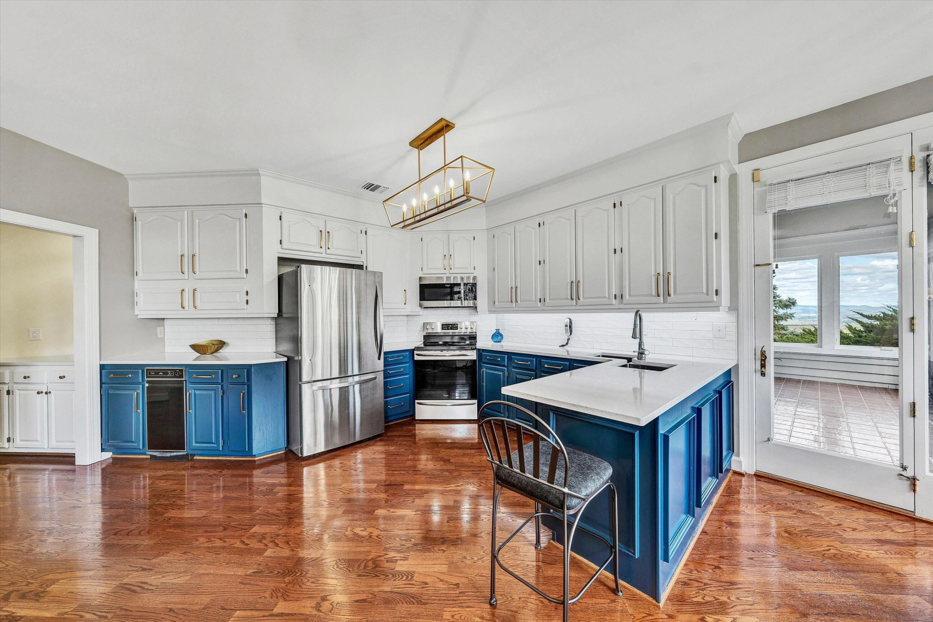 5014 Hunting Hills SQ - Photo 2