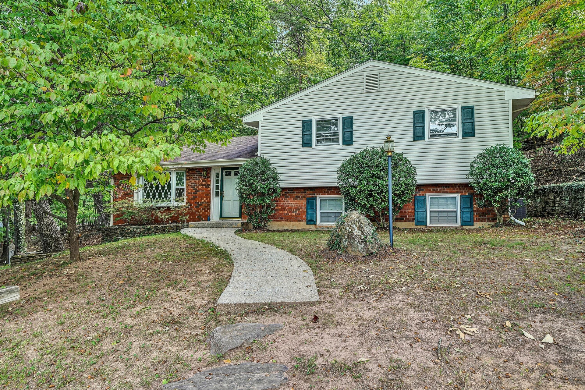3001 Timberlane AVE