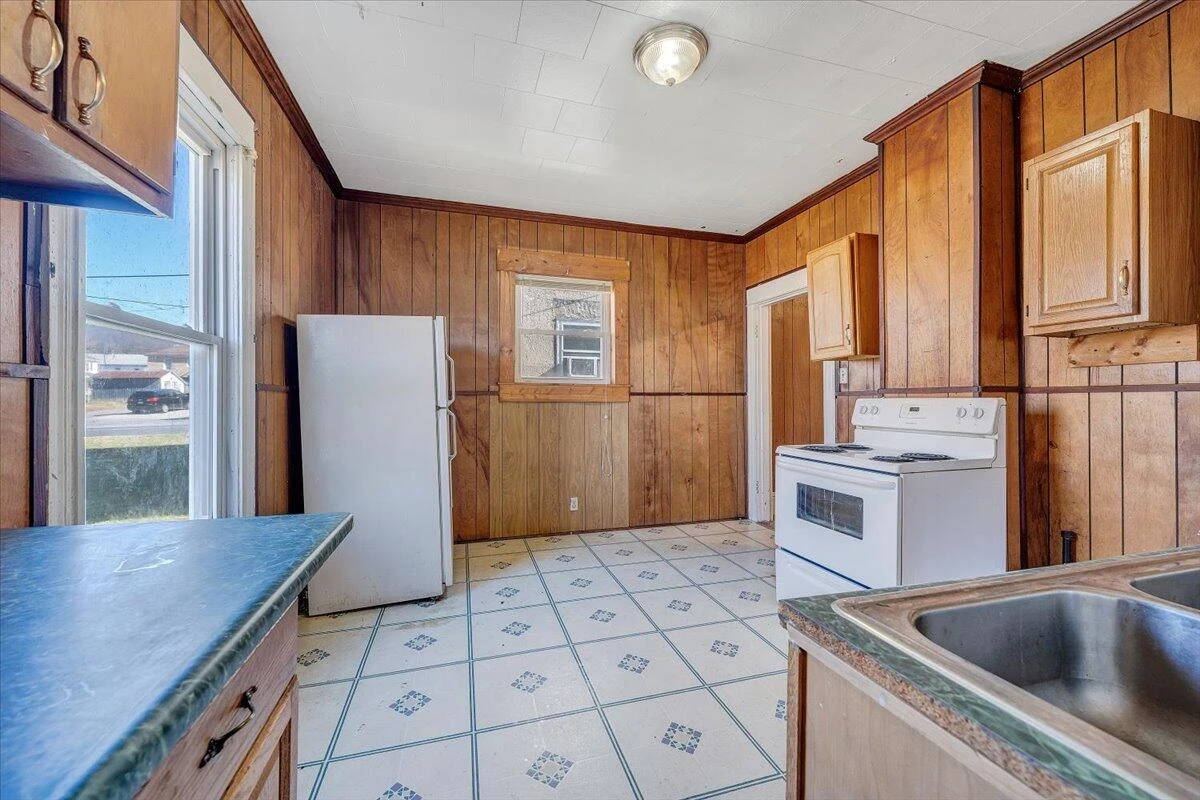 228 E Beech ST - Photo 11