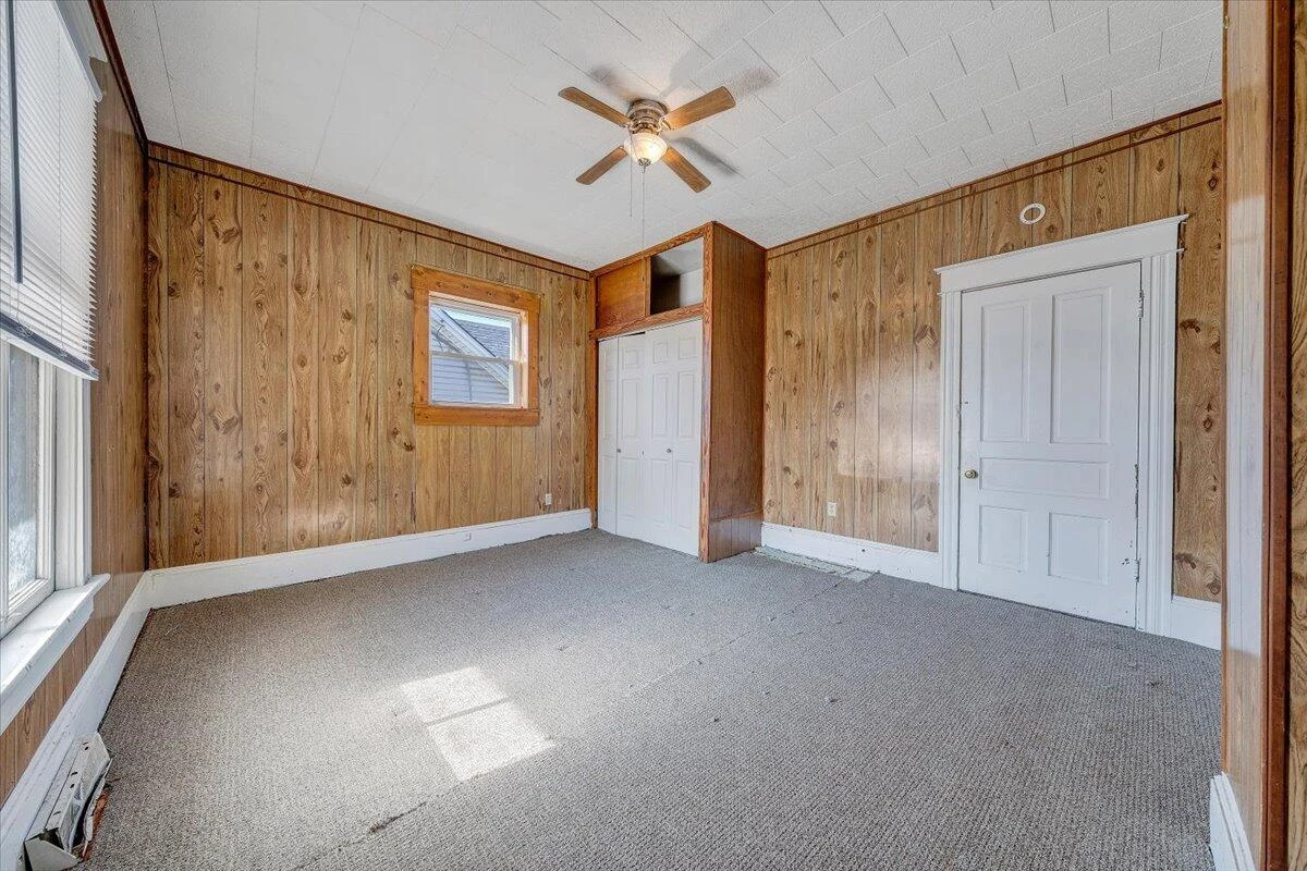 228 E Beech ST - Photo 13