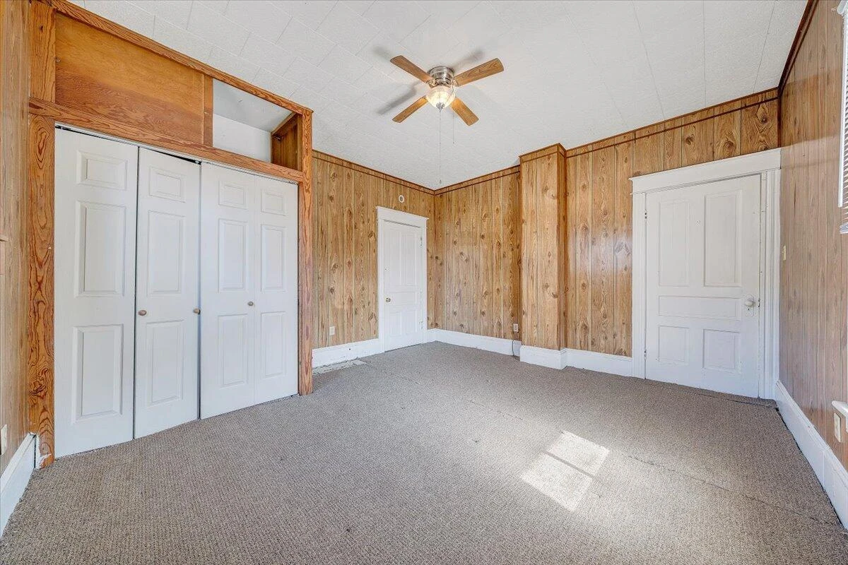 228 E Beech ST - Photo 14