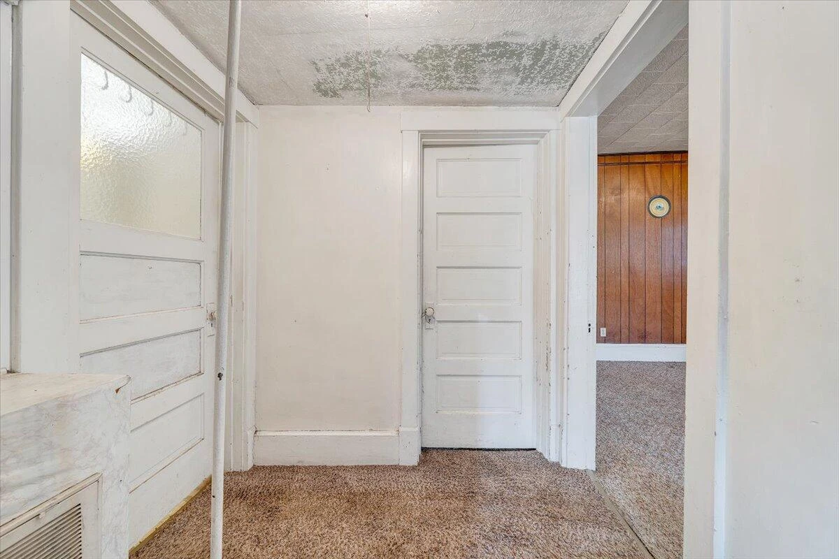 228 E Beech ST - Photo 16