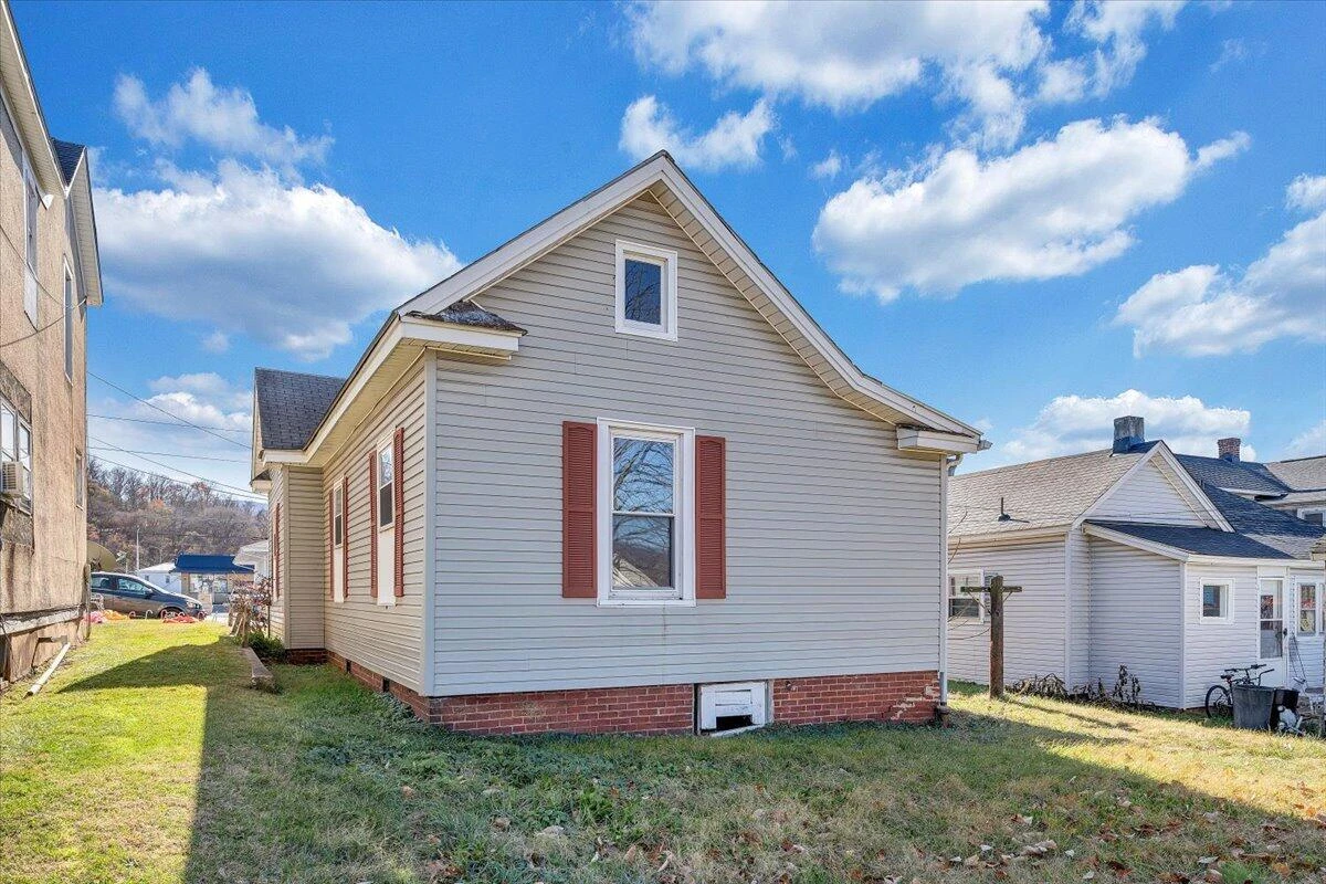 228 E Beech ST - Photo 20