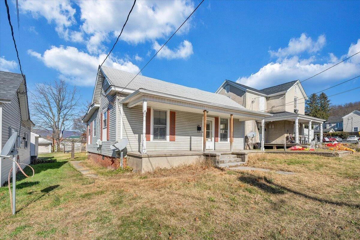 228 E Beech ST - Photo 27