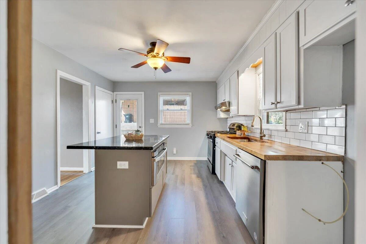 5923 Village LN - Photo 15