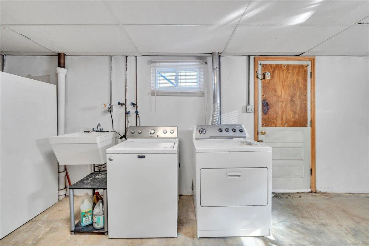 5923 Village LN - Photo 35