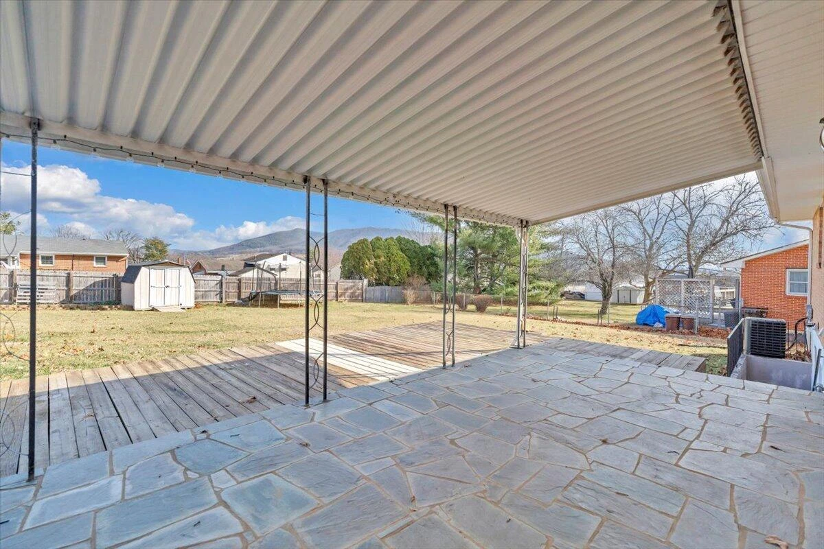 5923 Village LN - Photo 37