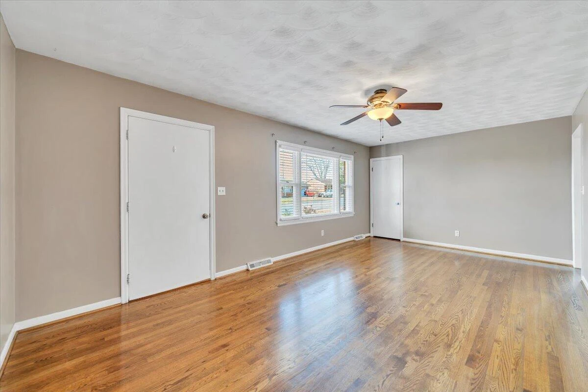 5923 Village LN - Photo 7