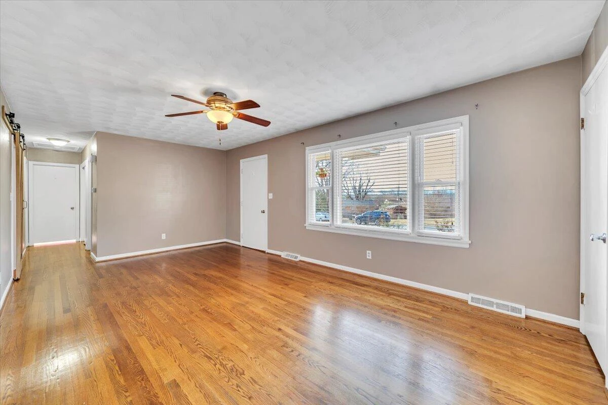5923 Village LN - Photo 8