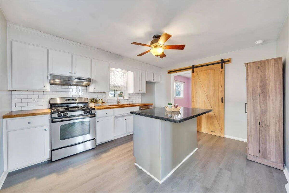 5923 Village LN - Photo 10
