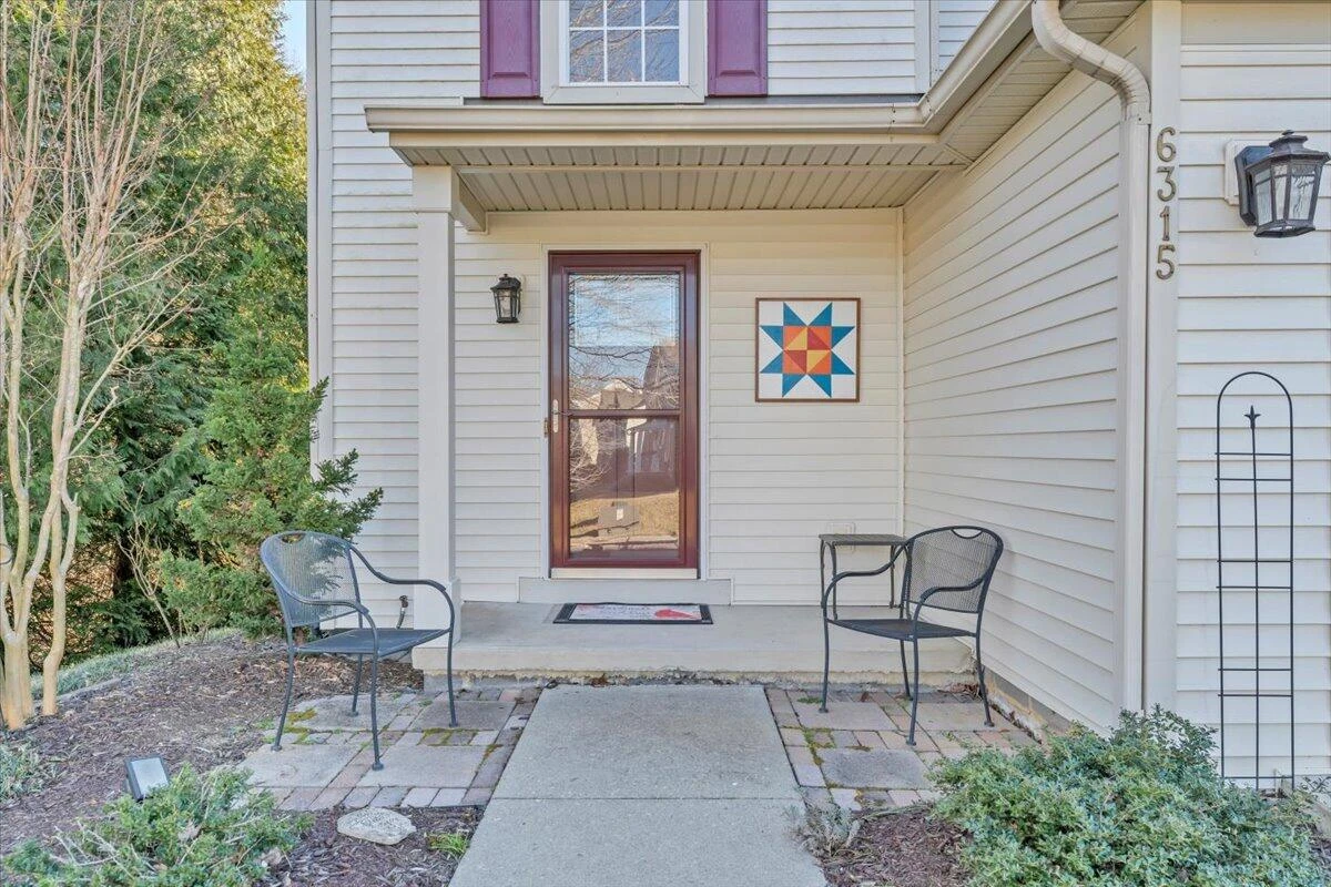 6315 Monet DR - Photo 2