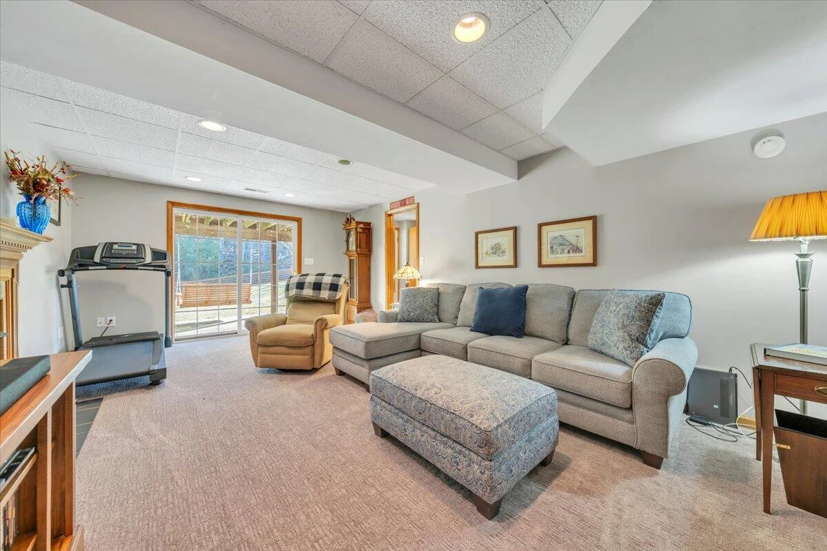 6315 Monet DR - Photo 43