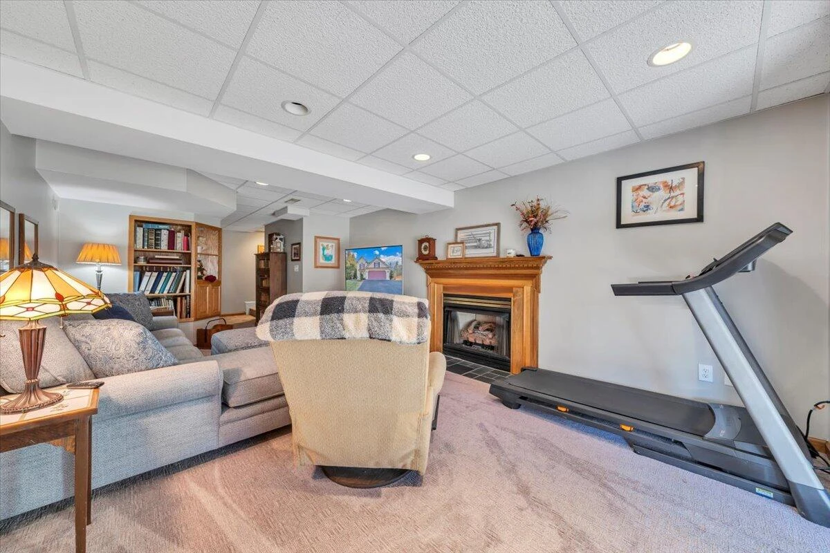 6315 Monet DR - Photo 44
