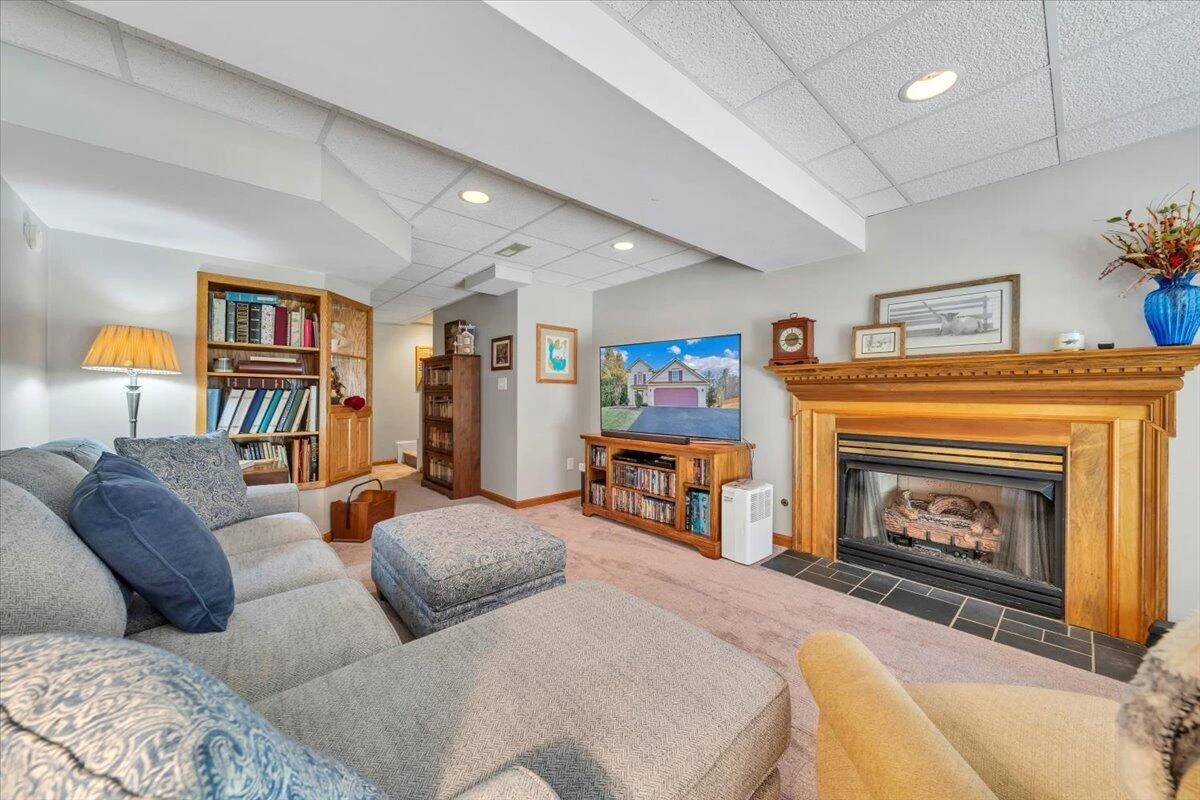 6315 Monet DR - Photo 45