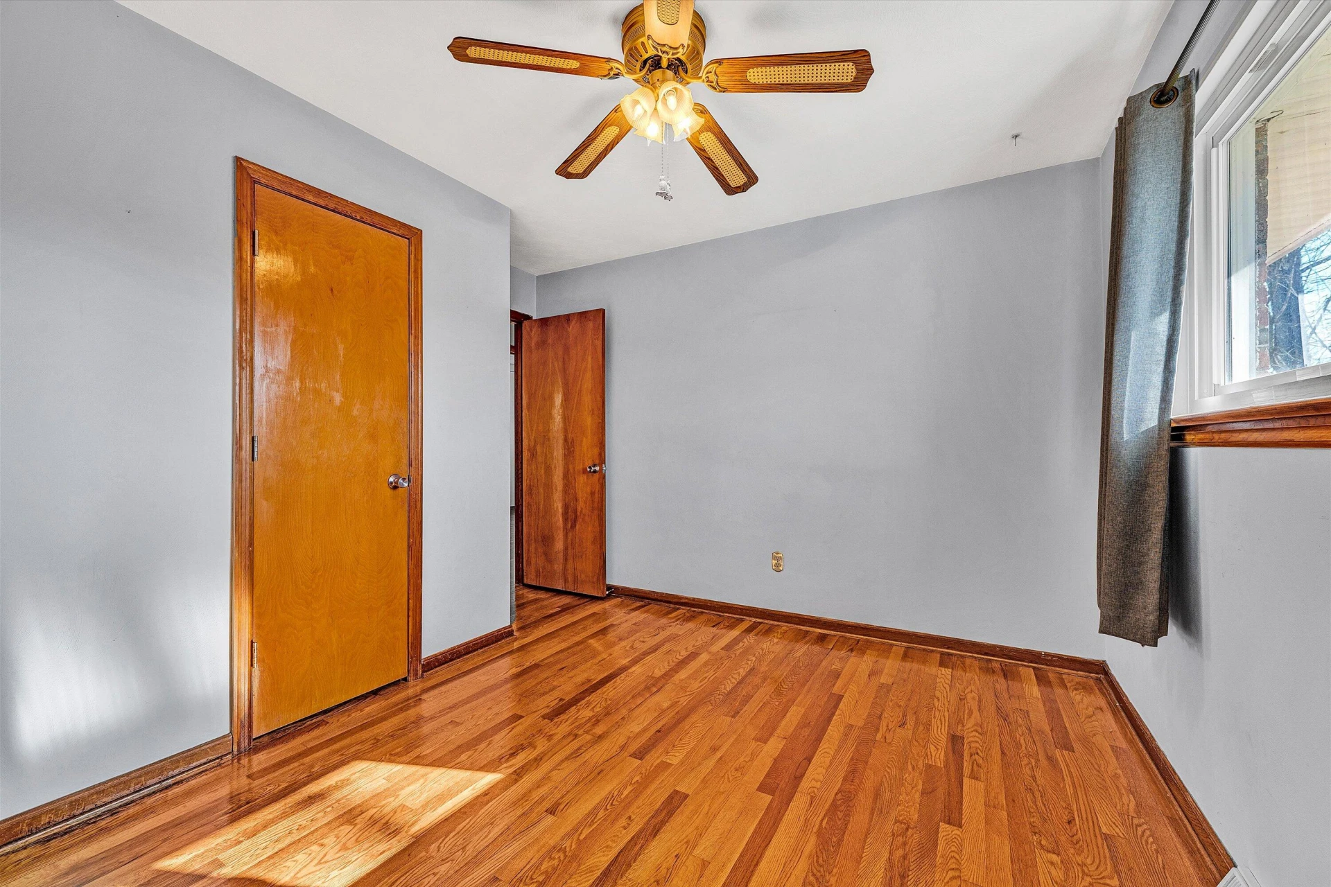 983 Shelbourne AVE - Photo 12
