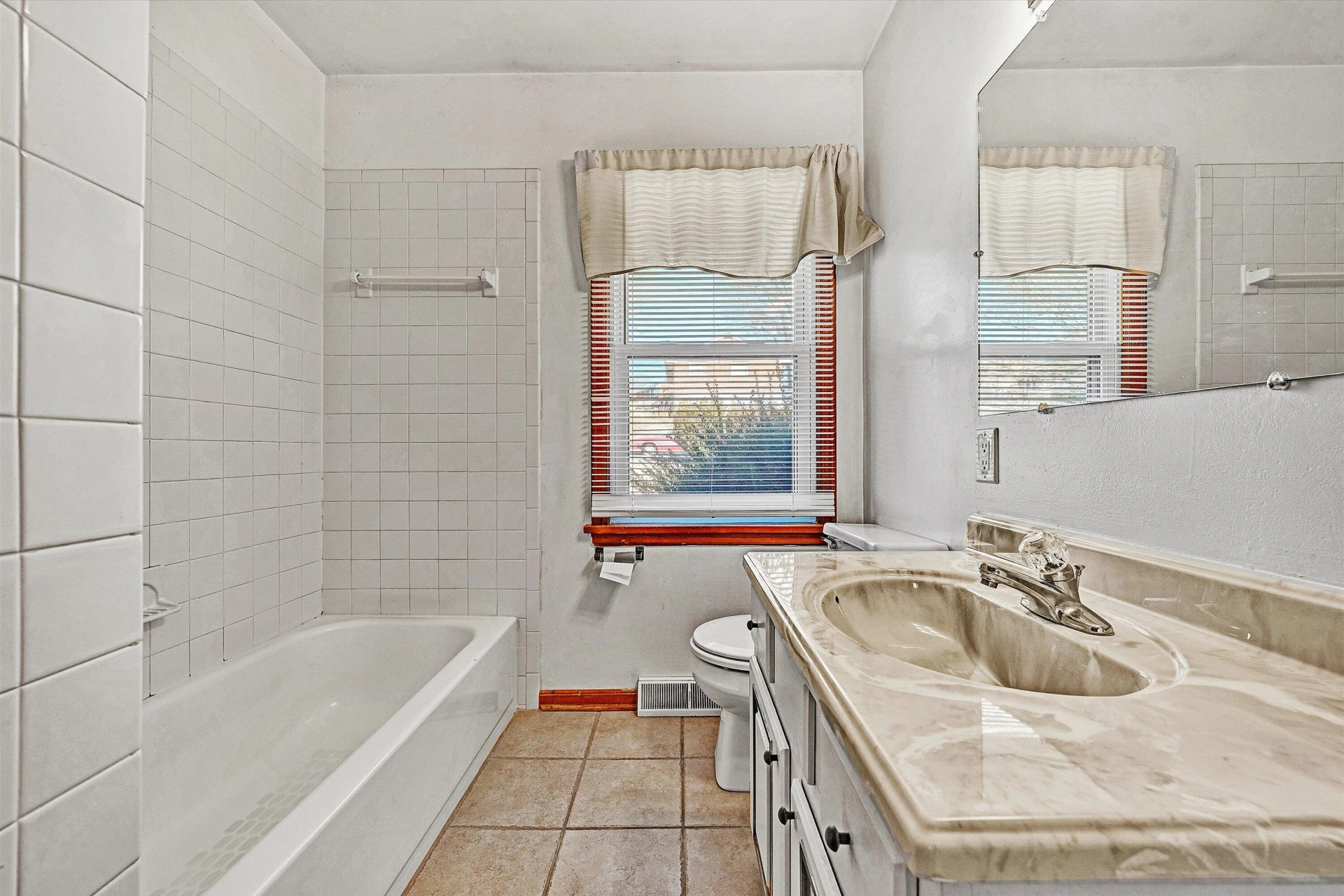983 Shelbourne AVE - Photo 14