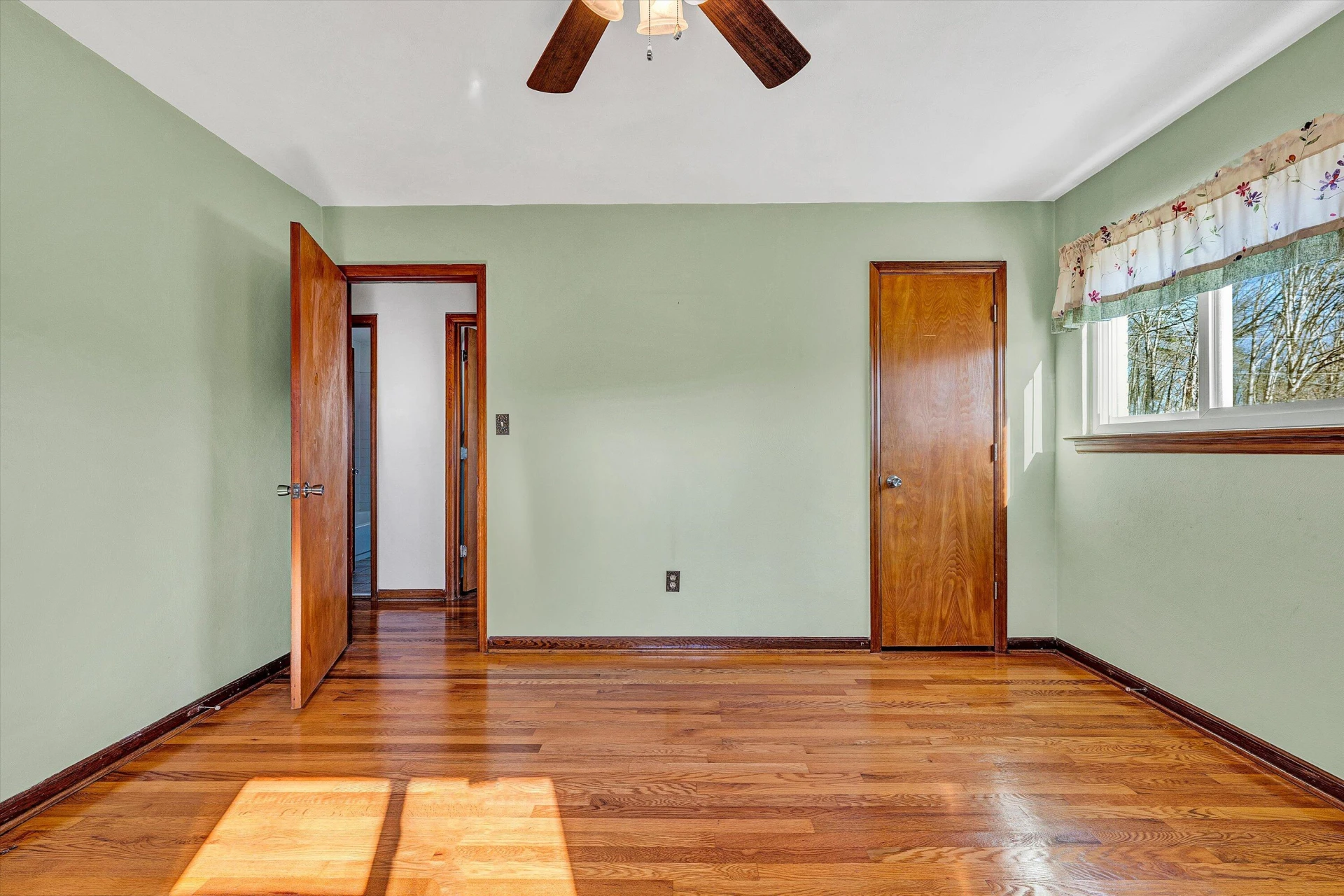 983 Shelbourne AVE - Photo 19