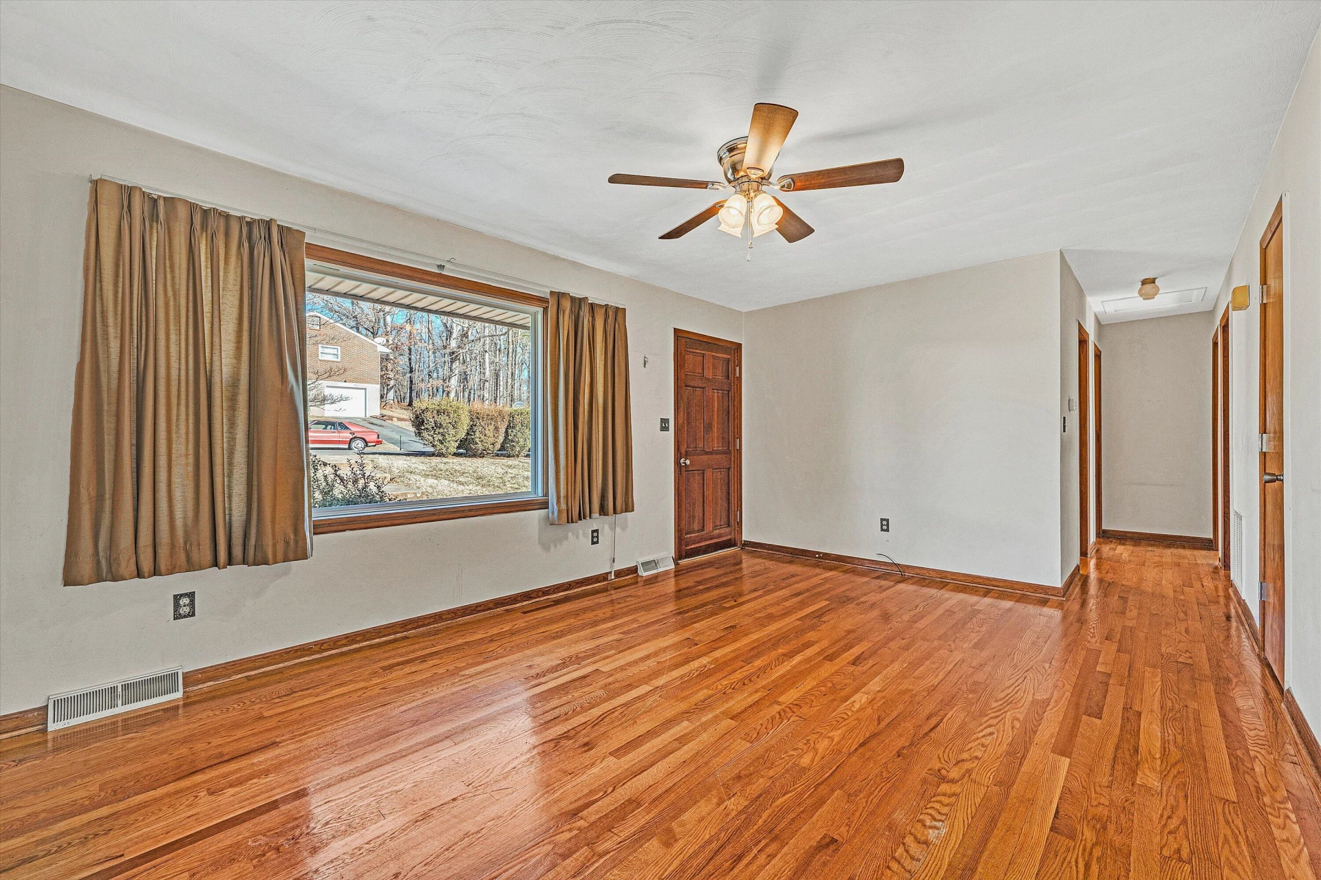 983 Shelbourne AVE - Photo 7