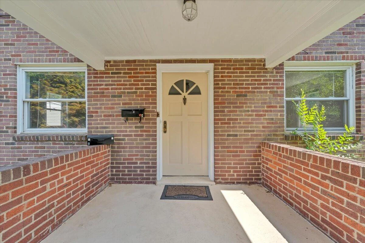1228 Wasena AVE SW - Photo 2