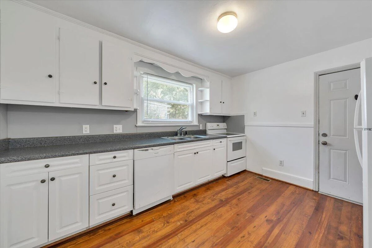 1228 Wasena AVE SW - Photo 6