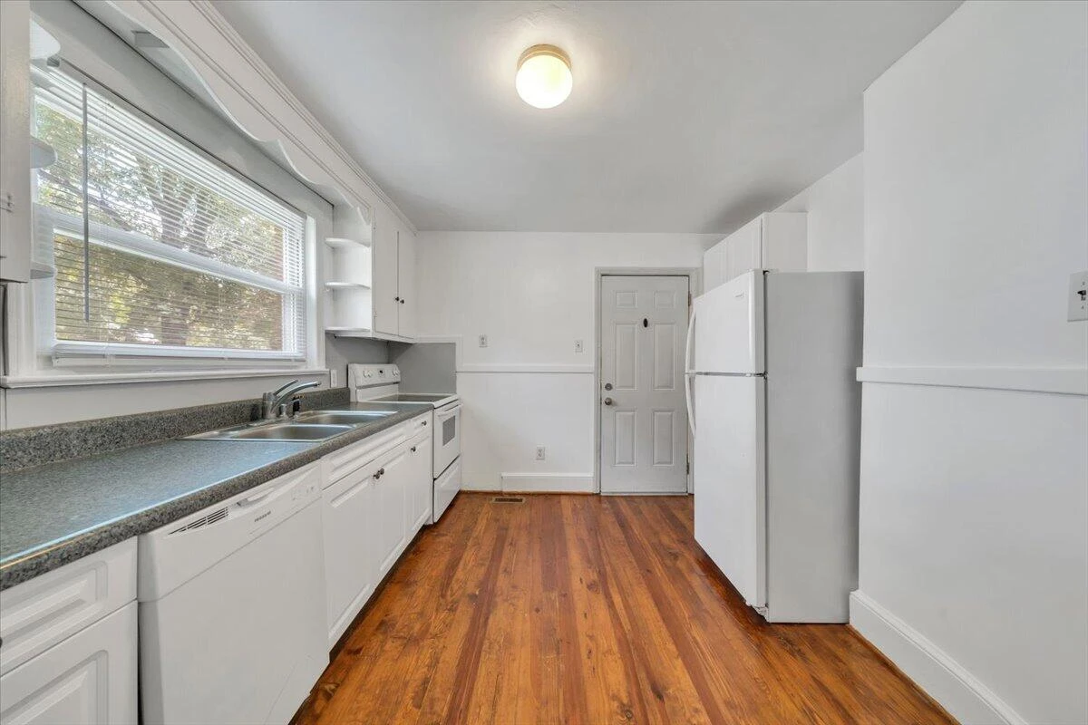 1228 Wasena AVE SW - Photo 7