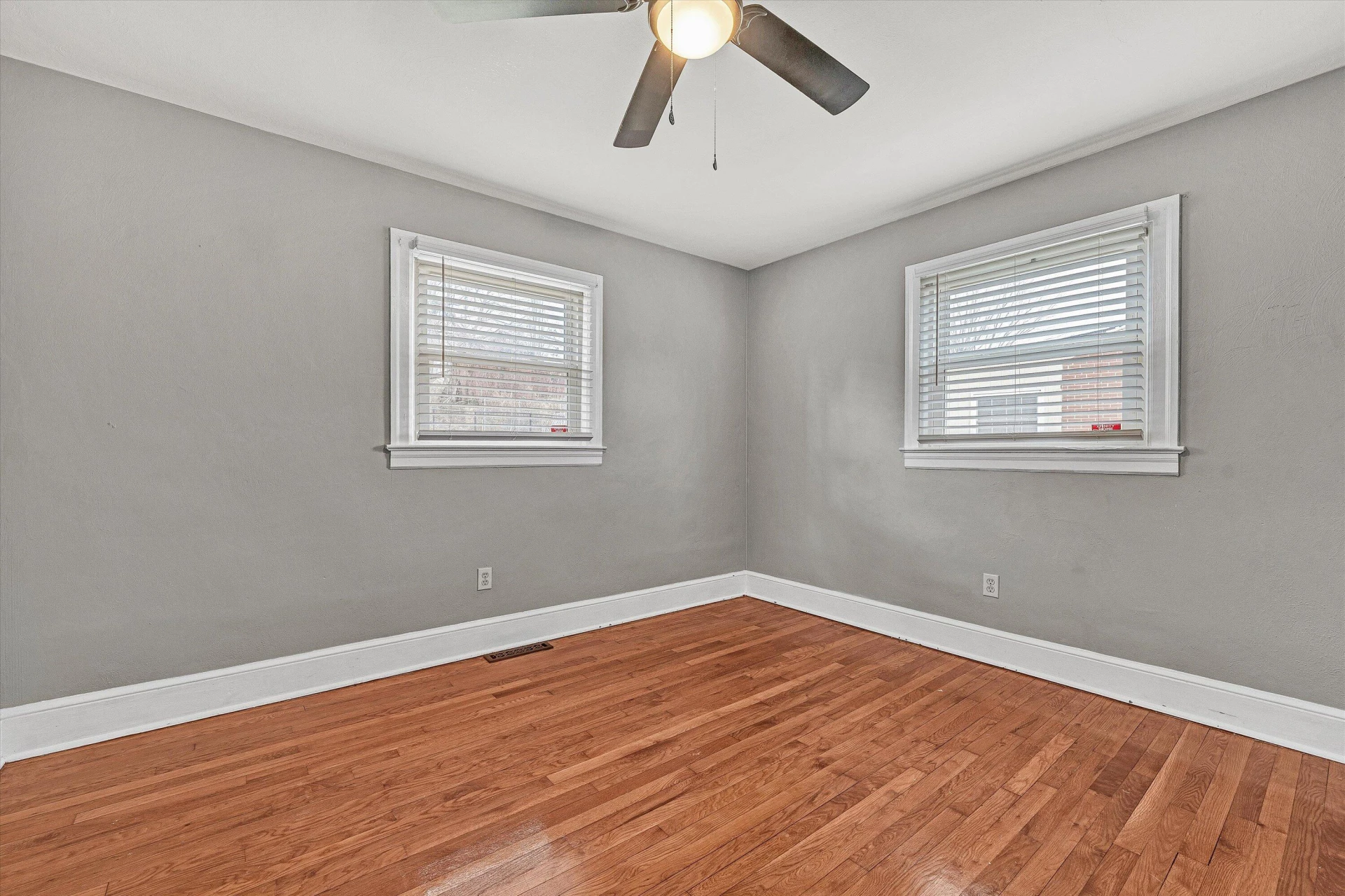280 Oak St ST - Photo 11